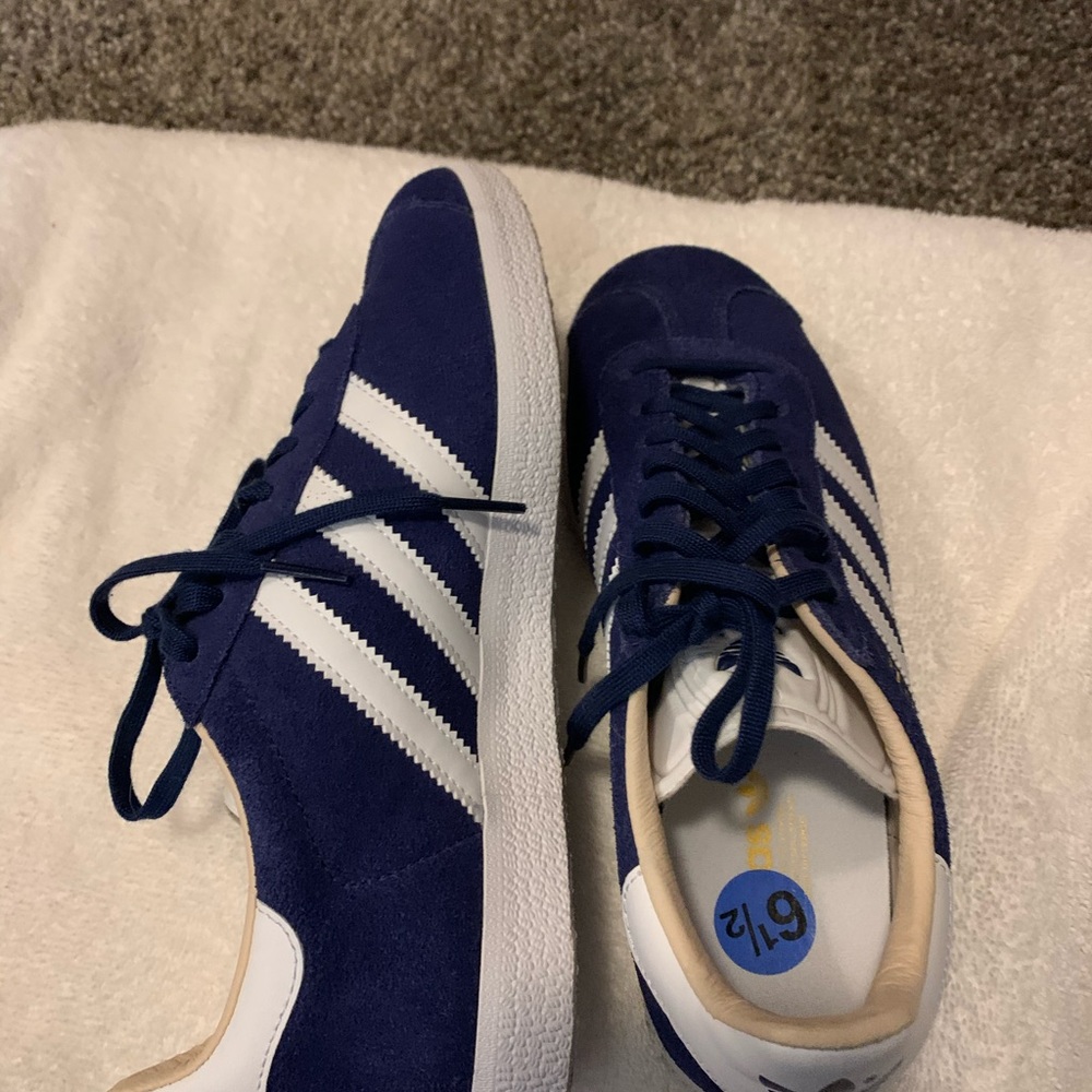 Adidas Gazelle blue and white size 6,5. Like new
